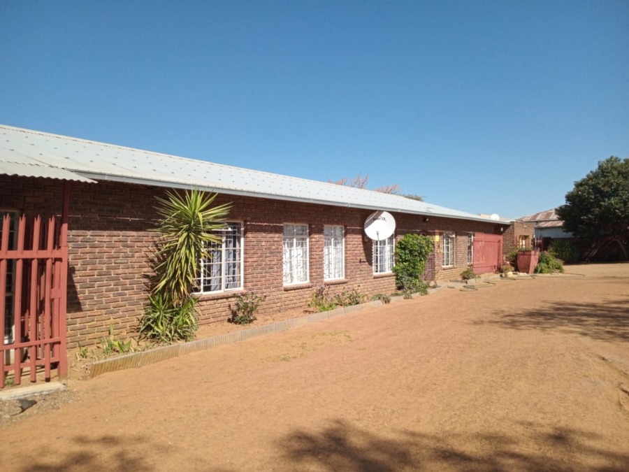 7 Bedroom Property for Sale in Bloemhof North West